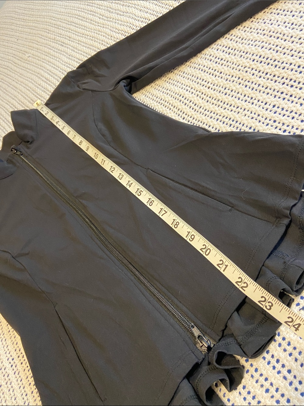 Halara SoftlyZero™ Stand Collar Thumb Hole Pockets Pleated Zipper Slimfit Size M - Picture 13 of 14
